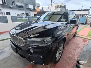 BMW X5 xDrive50i AWD (4.4L 8cyl 8A) 2016 Black