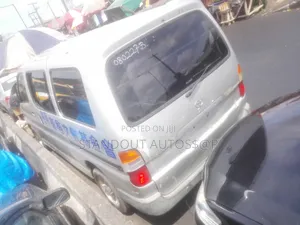 Toyota HiAce 2006 Silver