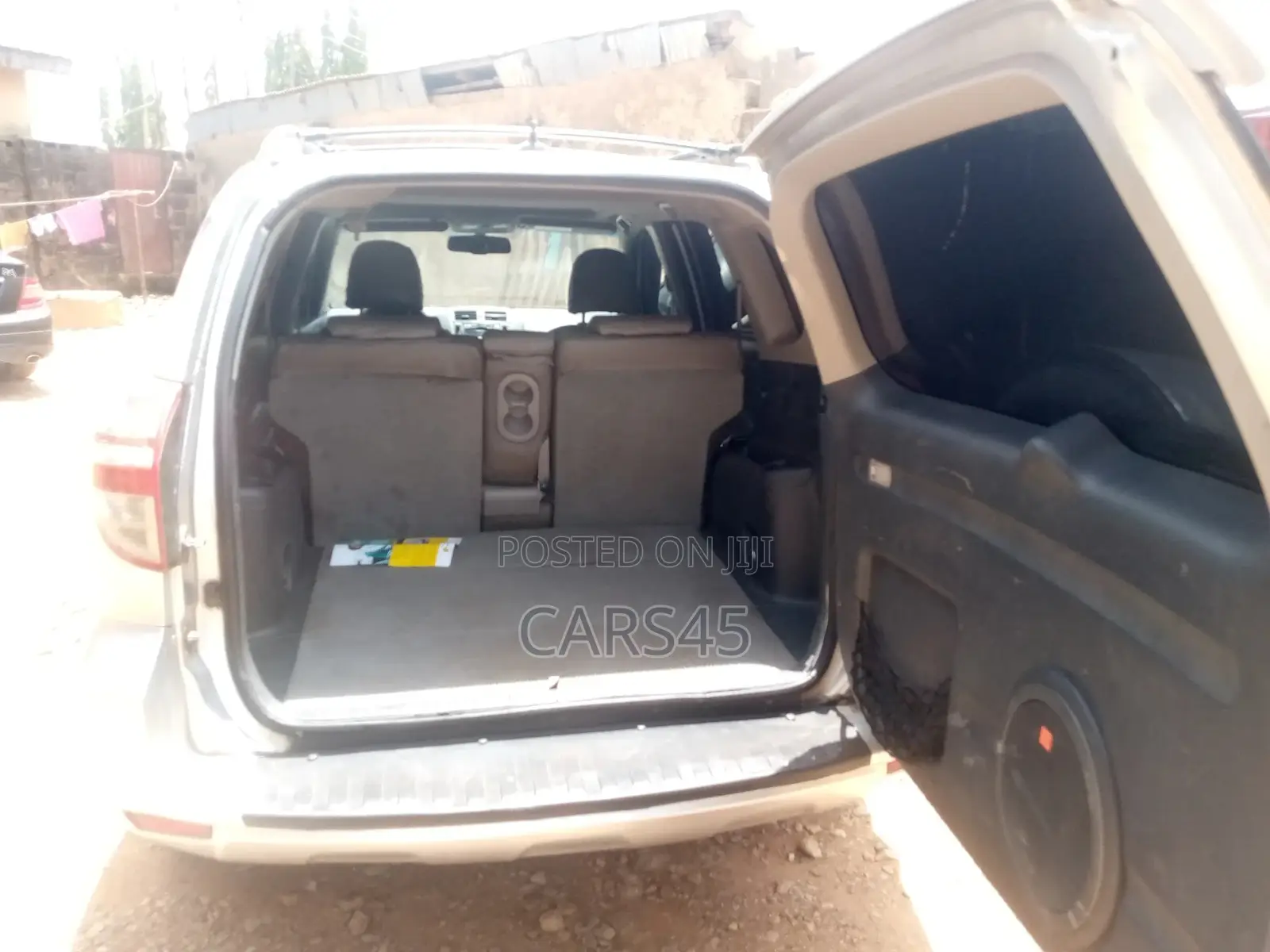 Toyota RAV4 2010 Silver