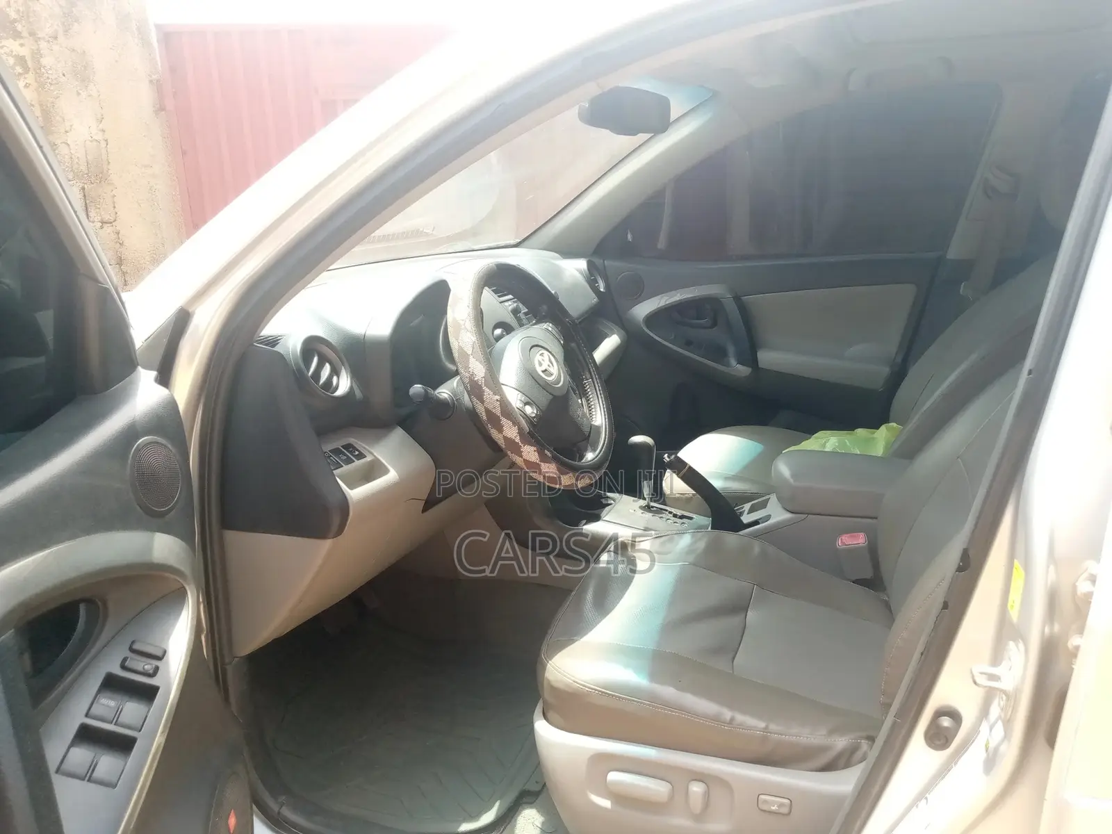 Toyota RAV4 2010 Silver