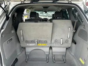 Toyota Sienna XLE AWD 2005 Gold