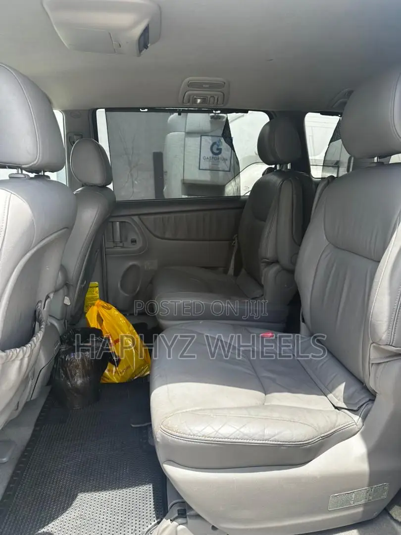 Toyota Sienna XLE AWD 2005 Gold