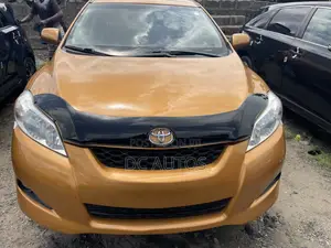 Toyota Matrix 2010 Gold