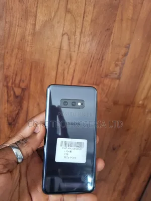 Samsung Galaxy S10e 128 GB Black