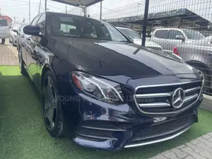 Mercedes-Benz E300 2018 Blue
