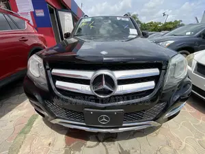 Mercedes-Benz GLK-Class Base GLK 350 4dr AWD 4MATIC (3.5L 6cyl 7A) 2015