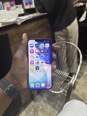 Apple iPhone 13 128 GB Red