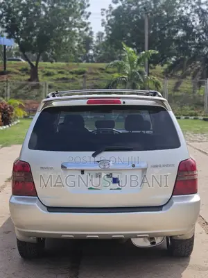 Toyota Highlander V6 AWD 2003 Gold