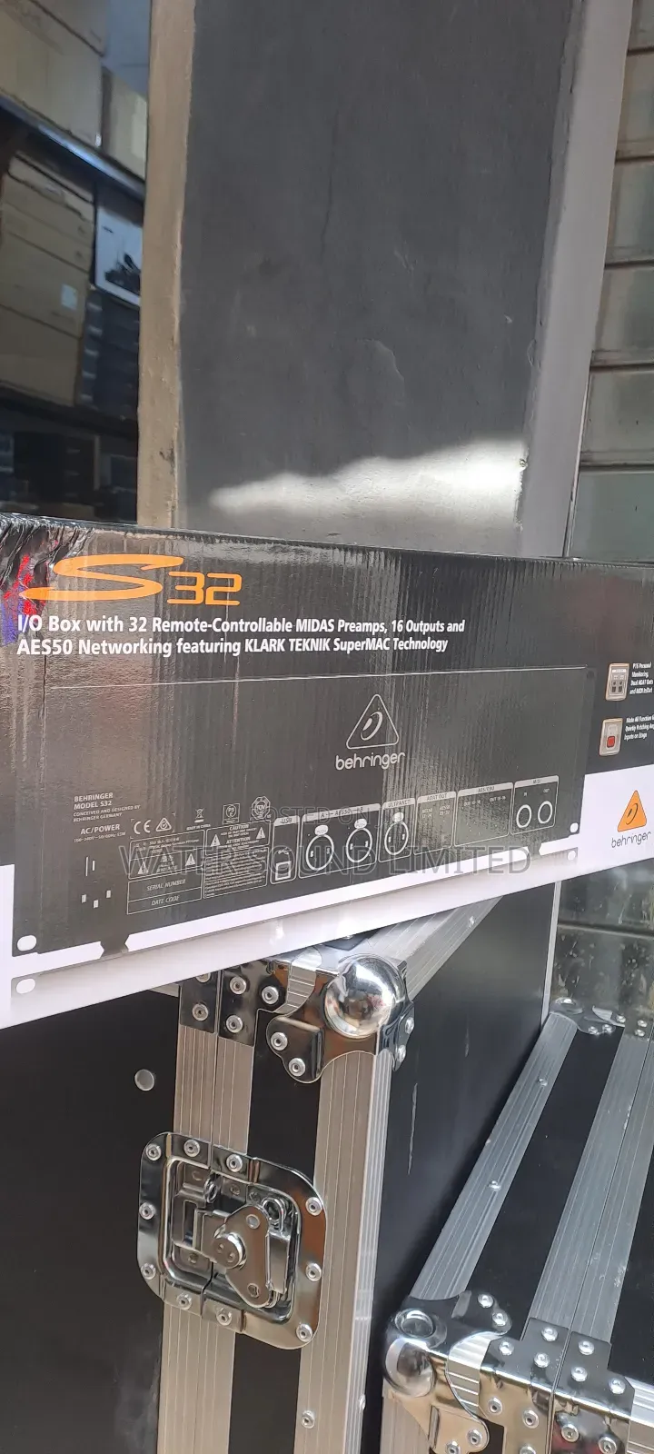 Behringer Stage Box S32
