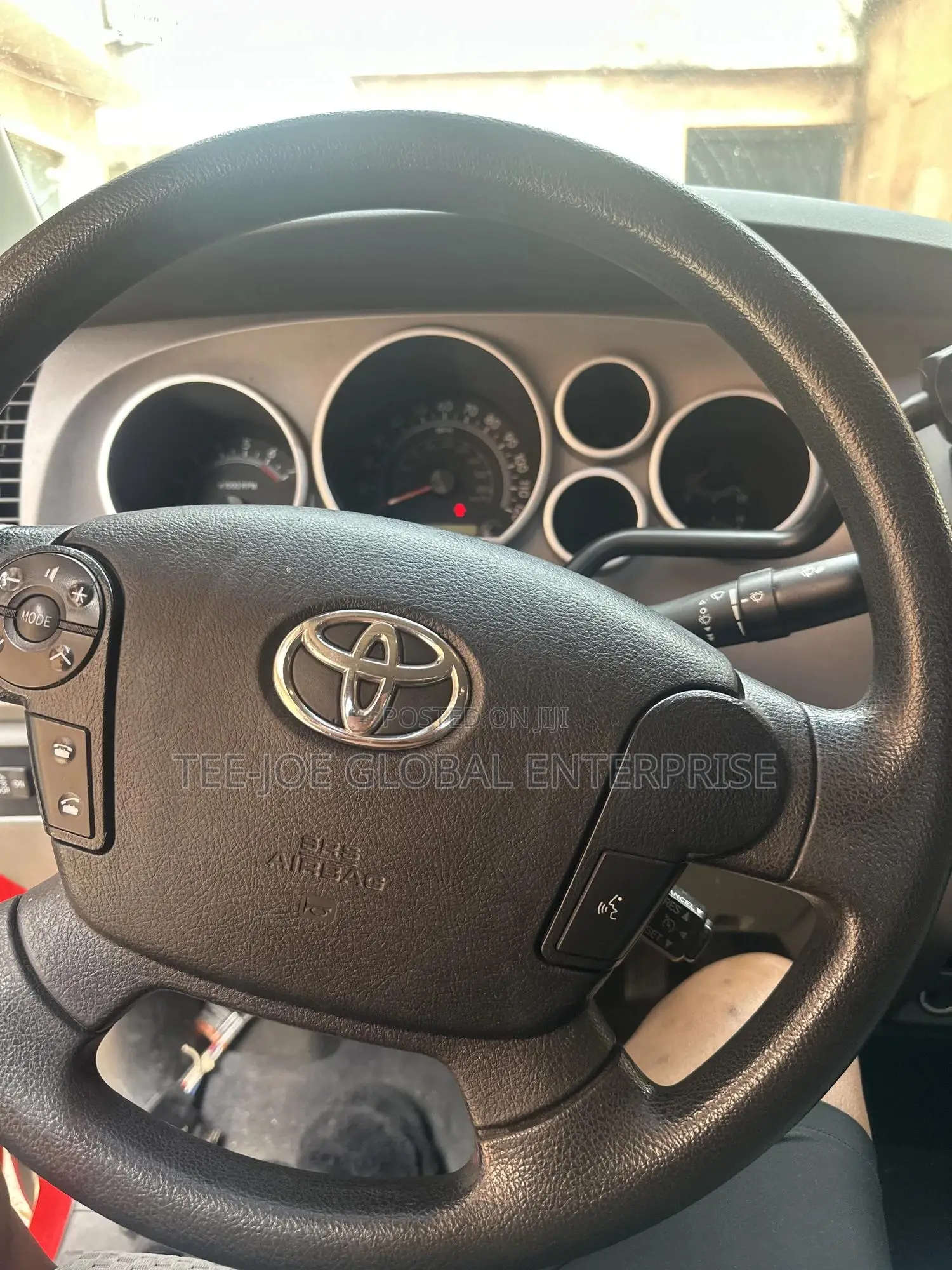 Toyota Tundra CrewMax 4x4 4.6L V8 2013 Red