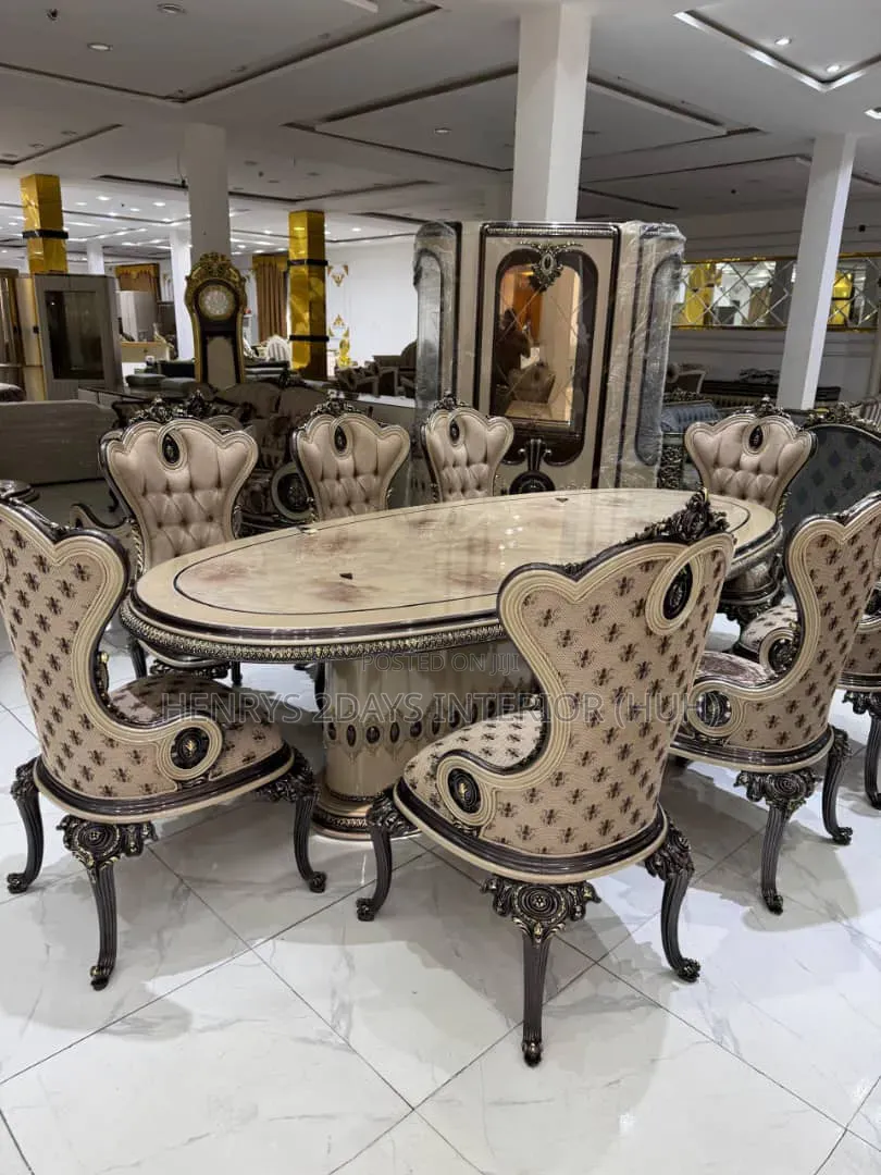 Royal Dining Table