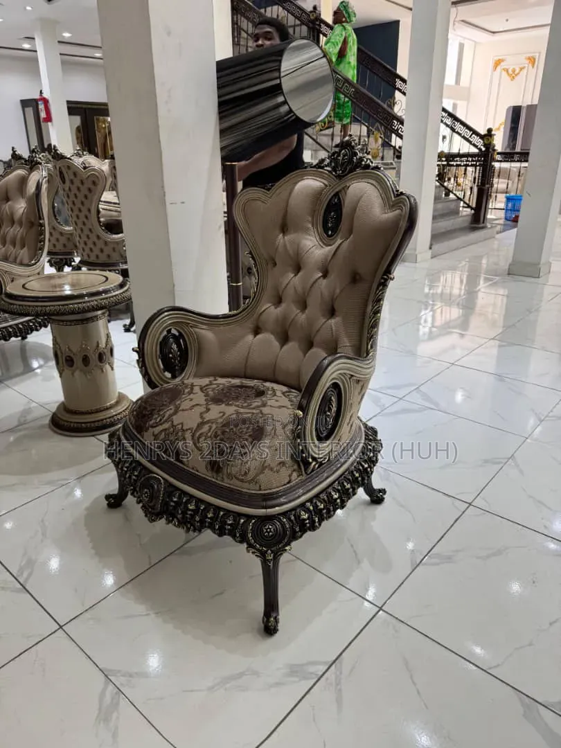 Royal Dining Table