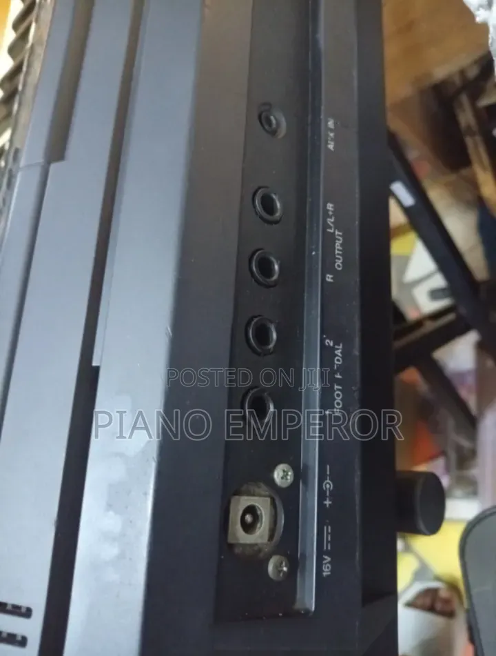 Yamaha PSR-S750 — High Quality Arranger Keyboard