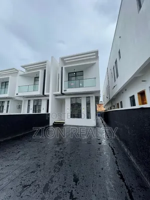 4bdrm Duplex in Agungi for rent