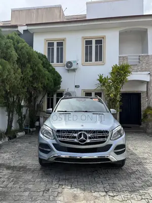 Mercedes-Benz GLE-Class GLE 350 2018 Blue