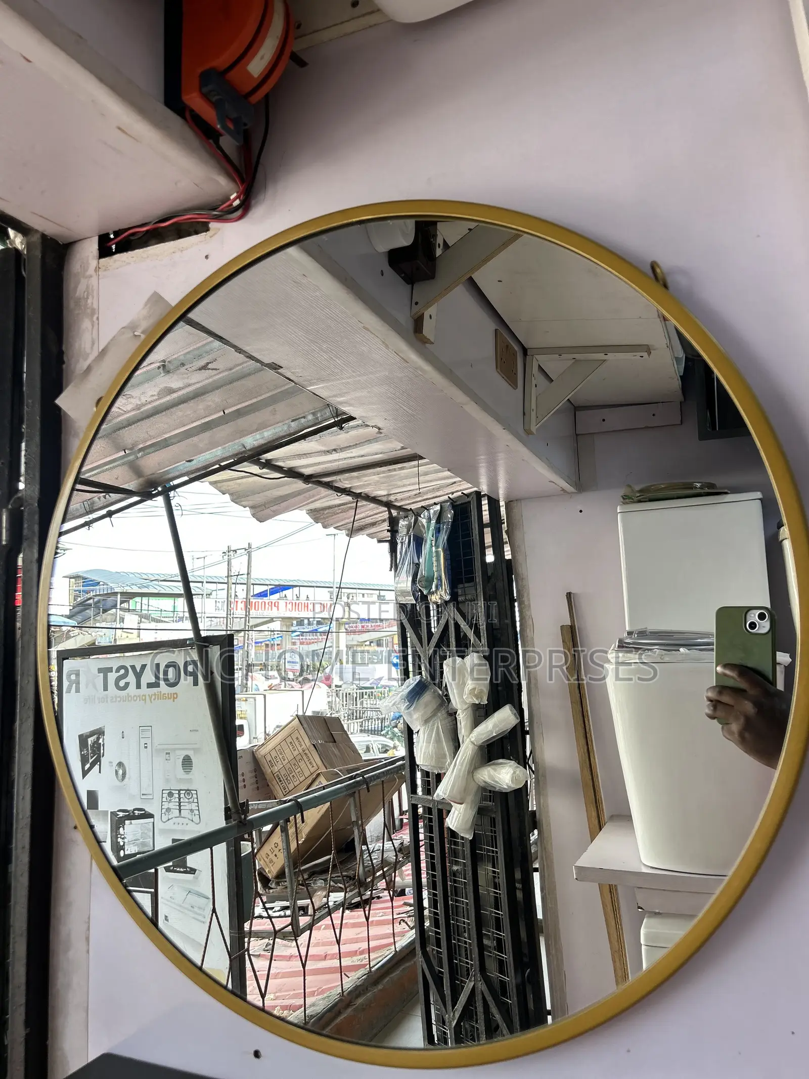 Agent Gold Frame 70/70cm