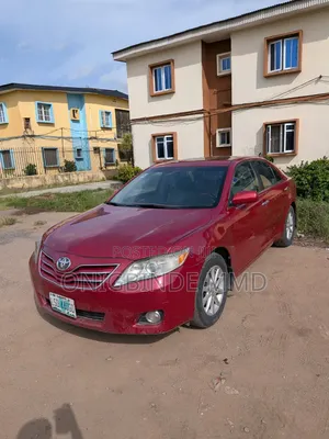 Toyota Camry XLE 4dr Sedan (2.5L 4cyl 6AM) 2010 Red