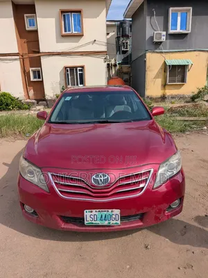 Toyota Camry XLE 4dr Sedan (2.5L 4cyl 6AM) 2010 Red