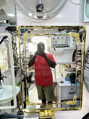 Flower Mirror Gold Square