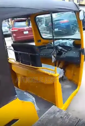 TVS King Cargo 2022 Yellow