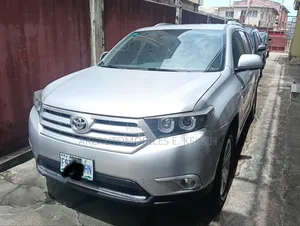 Toyota Highlander Limited 3.5l 4WD 2013 Silver