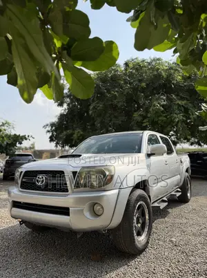 Toyota Tacoma Double Cab V6 Automatic 2012 Silver