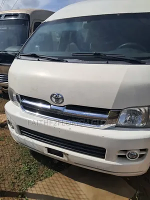 Toyota HiAce 2015 White