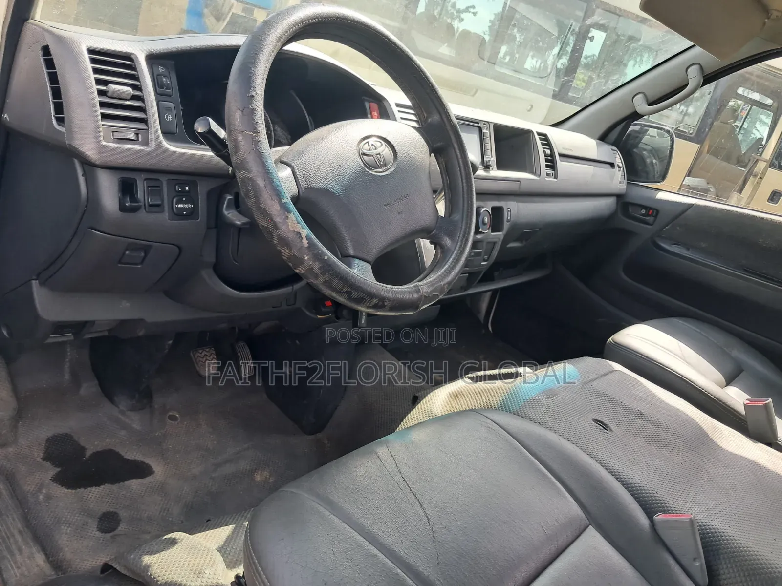 Toyota HiAce 2015 White