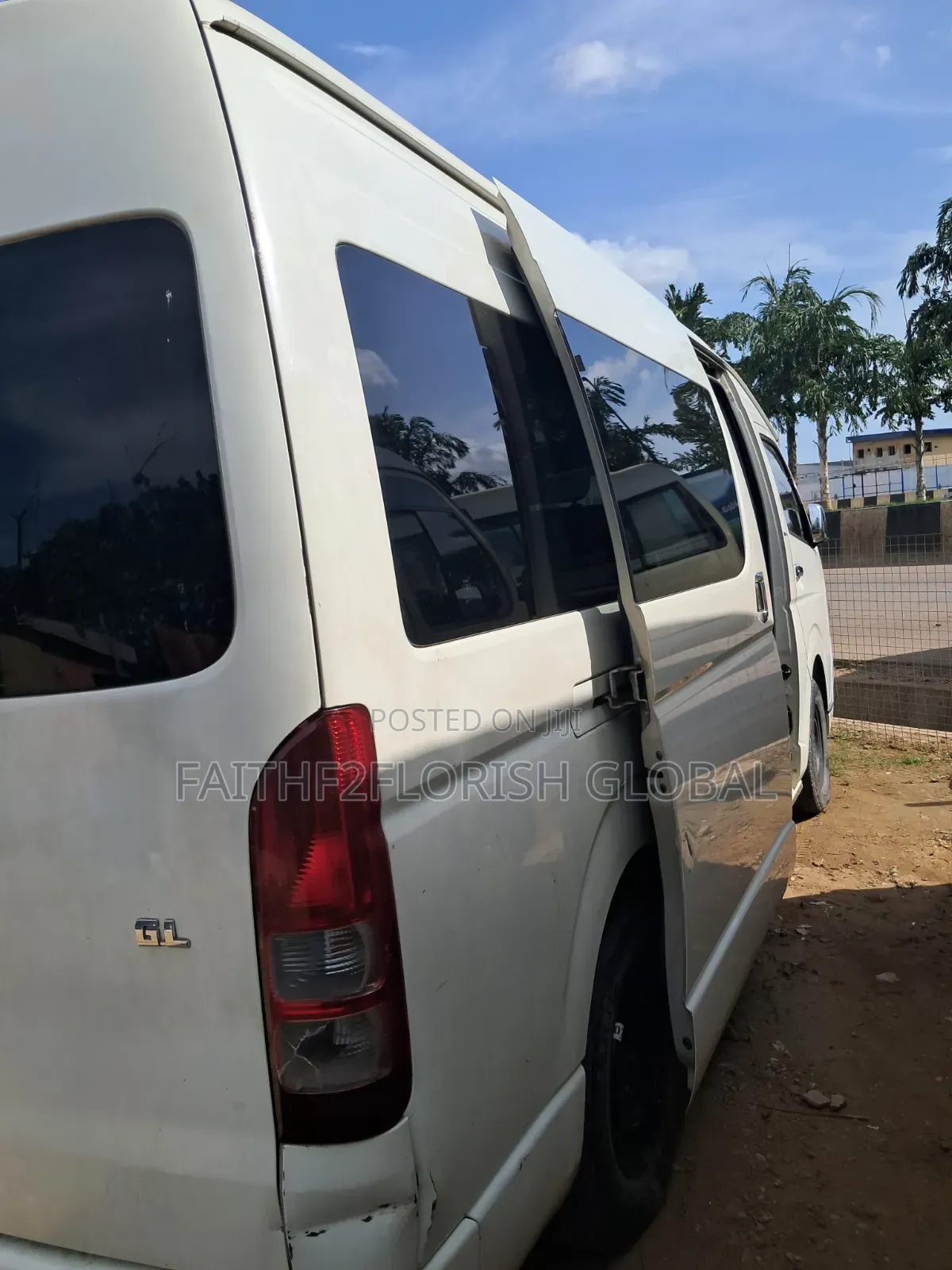 Toyota HiAce 2015 White