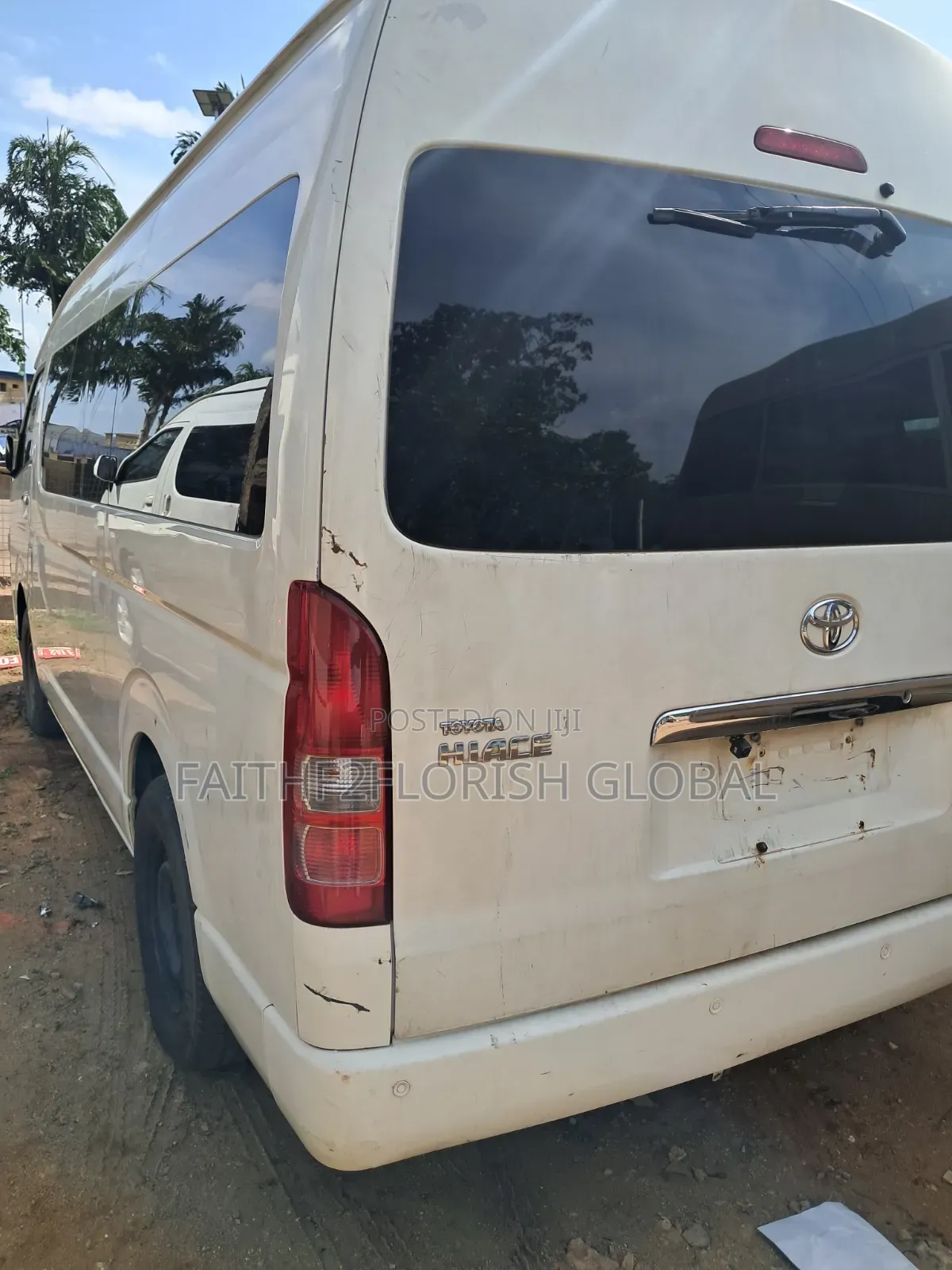Toyota HiAce 2015 White