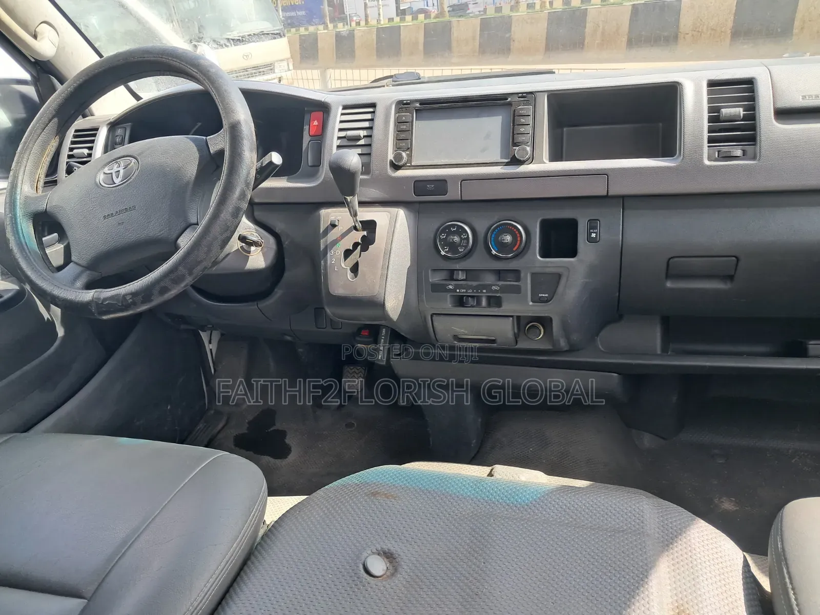Toyota HiAce 2015 White