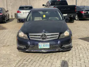 Mercedes-Benz C250 2014 Blue