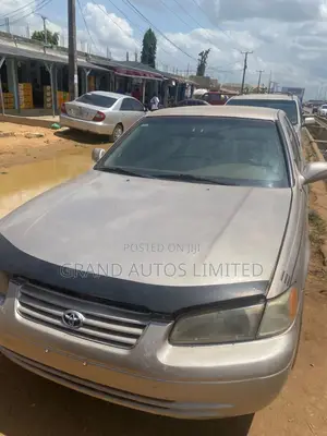 Toyota Camry Automatic 1999 Gray