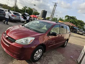 Toyota Sienna LE FWD (3.3L V6 5A) 2004 Burgundy