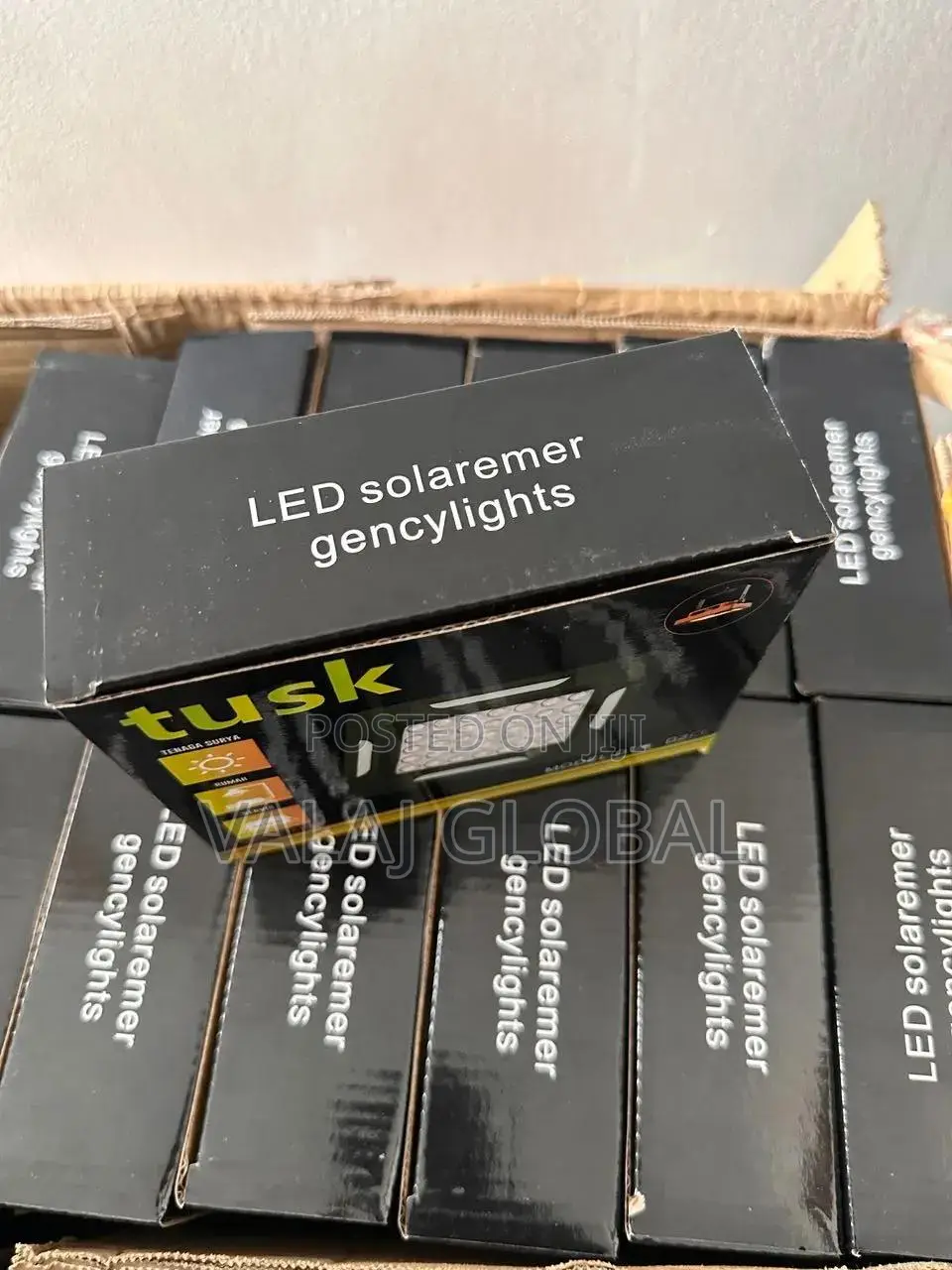 Tusk Led Solar Emergency Light.