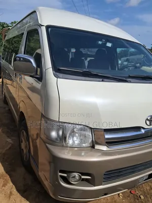 Toyota HiAce 2015 Brown