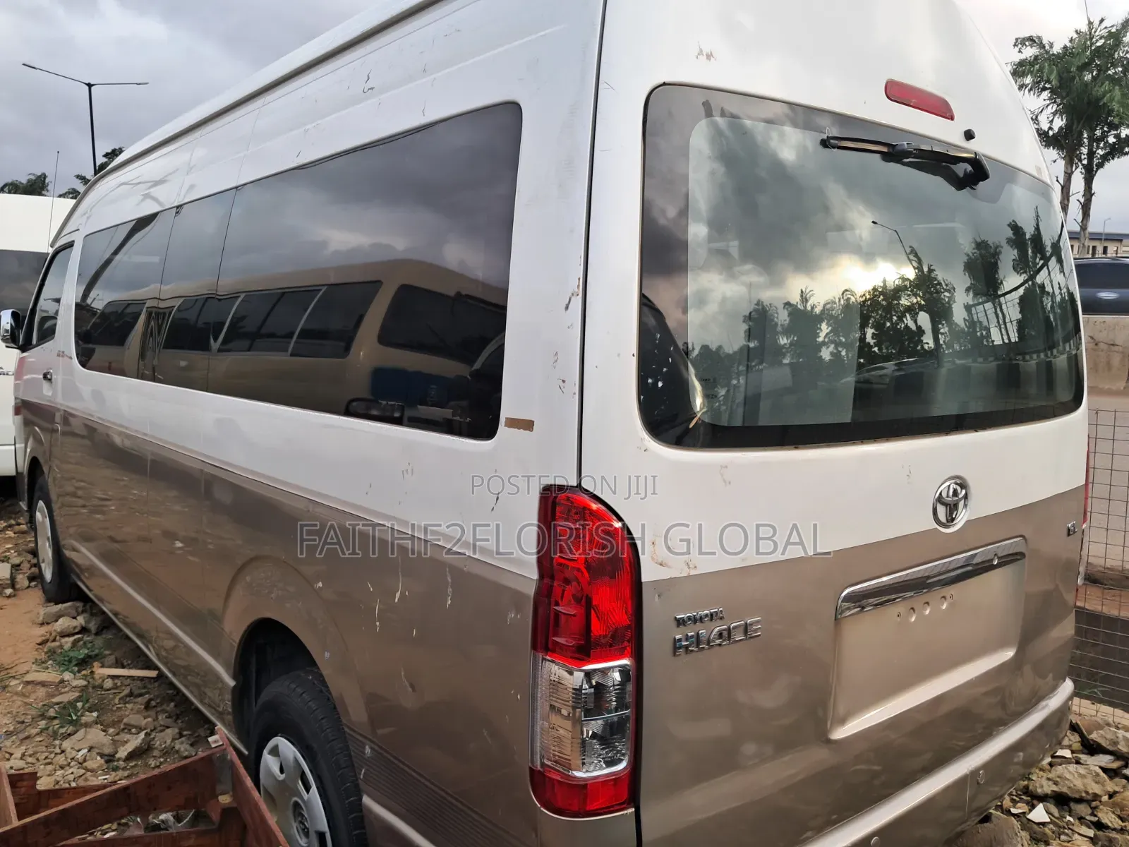 Toyota HiAce 2015 Brown