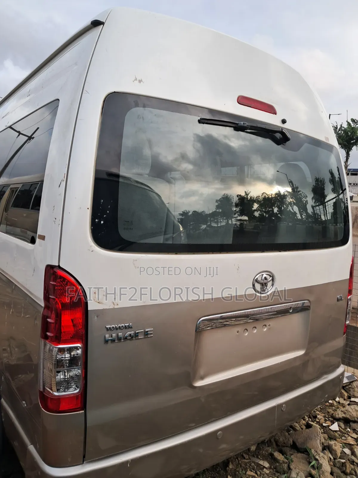 Toyota HiAce 2015 Brown