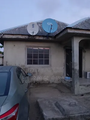 3bdrm Bungalow in Osun Estate, Age Mowo for sale