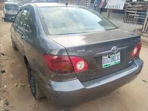 Toyota Corolla 2004 Gray
