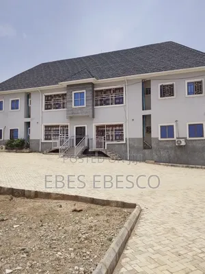 8bdrm Bungalow in Sabon Lugbe for sale