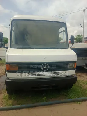 Mercedes-Benz T2 2002 White