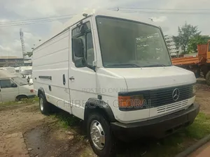 Mercedes-Benz T2 2002 White