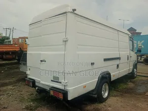Mercedes-Benz T2 2002 White