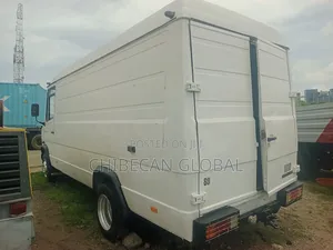 Mercedes-Benz T2 2002 White