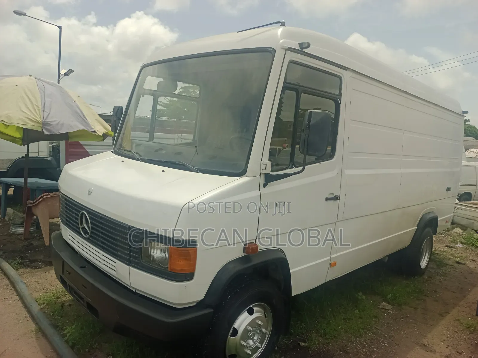 Mercedes-Benz T2 2002 White
