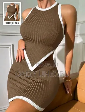 Petite Women Contrast Binding Asymmetrical Hem Rib Knit Tank Top