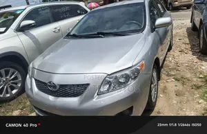 Toyota Corolla XLE 4dr Sedan (1.8L 4cyl 4A) 2010 Silver