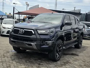 Toyota Hilux 2021 Blue