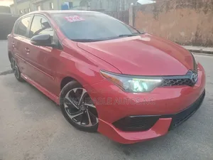 Toyota Corolla SE Special Edition 4dr Sedan (1.8L 4cyl CVT) 2017 Red